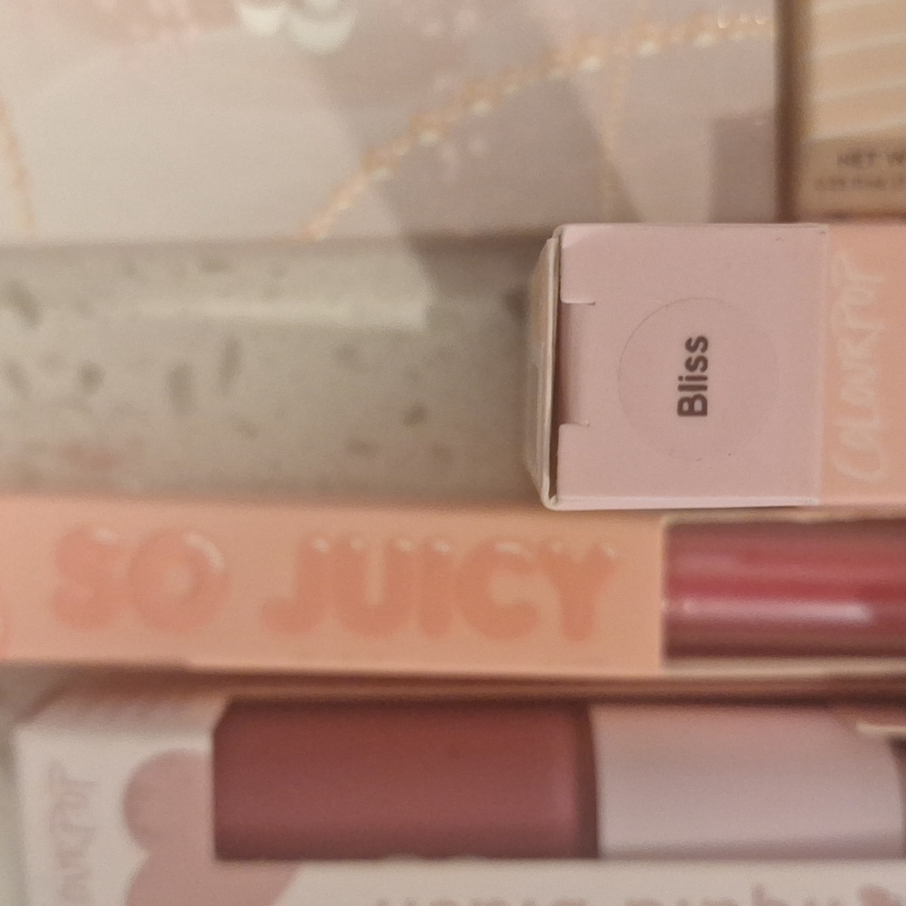 ColourPop Bundle - Picture 11 of 16